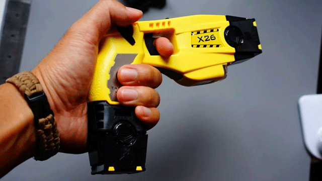 什么樣的人比較適合使用遠程電擊槍？